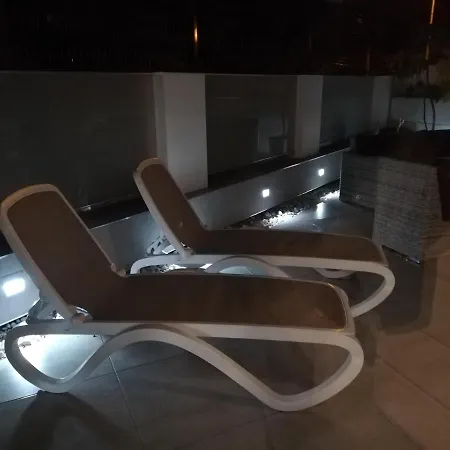 Luxury Townhouse * 阿德耶