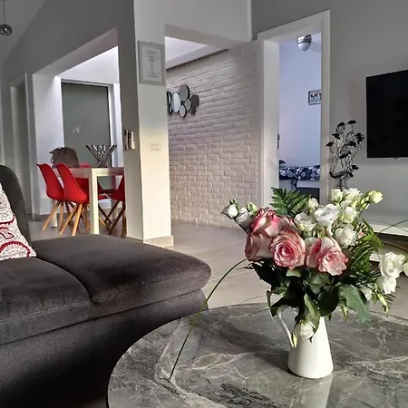 Luxury Townhouse 公寓 阿德耶