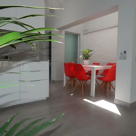 Luxury Townhouse * アデヘ