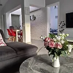 Luxury Townhouse 아파트 아데제