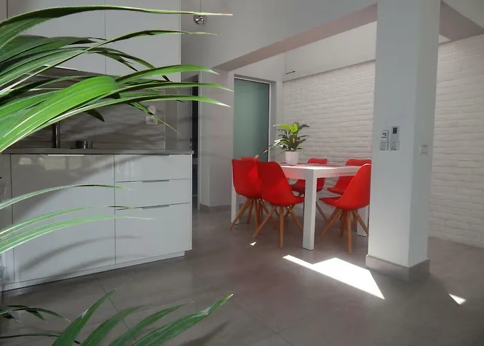 Luxury Townhouse * 阿德耶